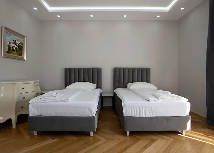 Charming 2-room With Balcony, 15 Min To Center