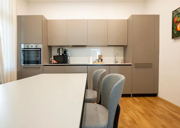 Charming 2-room With Balcony, 15 Min To Center Apartment