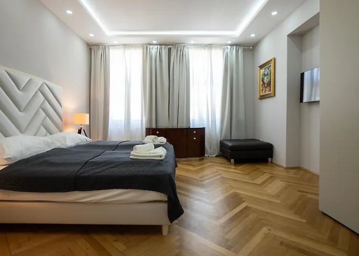 Apartment Charming 2-room With Balcony, 15 Min To Center *